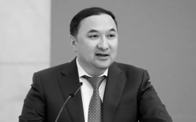 Ержан Бабақұмаров туралы естелік кітап жарық көрді